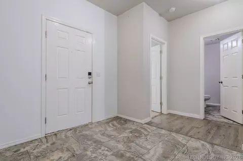 Entry Way - 5811 E 146th Pl S, Bixby, OK 74008 photo 1 of 4