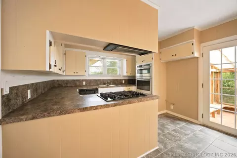 Kitchen - 1703 E Comanche Ave, Mcalester, OK 74501 photo 1 of 5