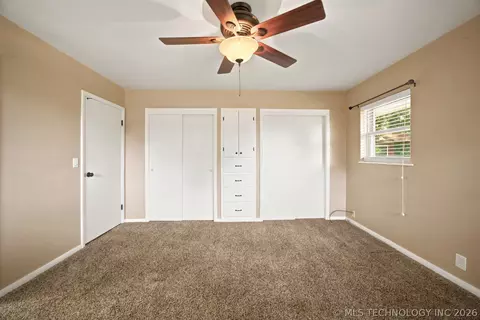 Bedroom - 1703 E Comanche Ave, Mcalester, OK 74501 photo 2 of 5