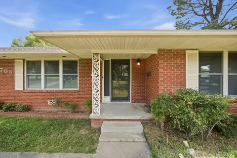 Exterior - 1703 E Comanche Ave, Mcalester, OK 74501 photo 3 of 6