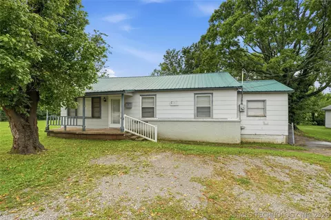 611 S Maryland Ave, Claremore, OK 74017