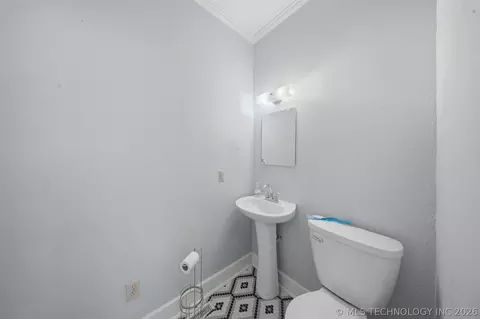 709 E Broadway, Cushing, OK 74023 photo 16