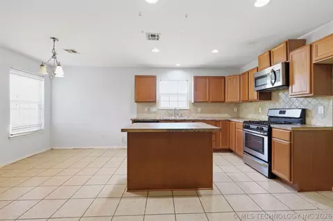 21440 E 36th St S, Broken Arrow, OK 74014 photo 2