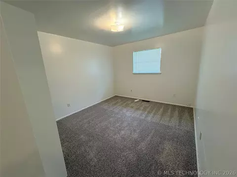 Bedroom - 1925 E 51st Pl, Tulsa, OK 74105 photo 4 of 5