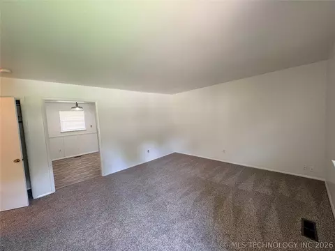 Living - 1925 E 51st Pl, Tulsa, OK 74105 photo 2 of 3