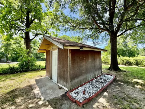 Exterior - 110 SE 5th St, Checotah, OK 74426 photo 6 of 14