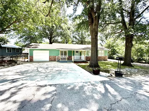 Exterior - 110 SE 5th St, Checotah, OK 74426 photo 11 of 14