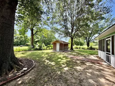 Exterior - 110 SE 5th St, Checotah, OK 74426 photo 5 of 14