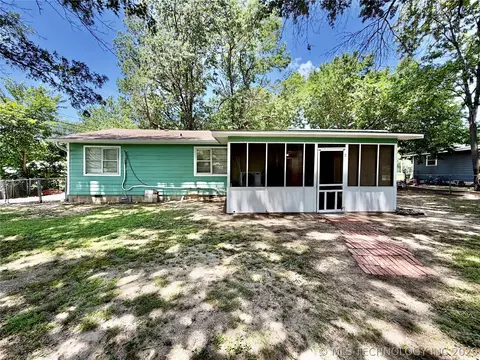 Exterior - 110 SE 5th St, Checotah, OK 74426 photo 7 of 14