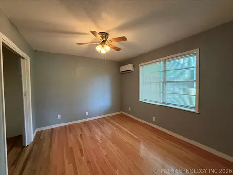 Bedroom - 110 SE 5th St, Checotah, OK 74426 photo 2 of 3
