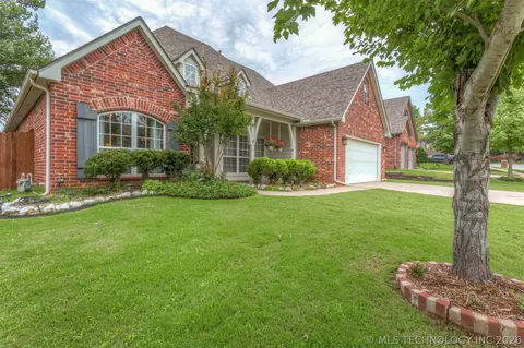 11110 S 3rd St, Jenks, OK 74037