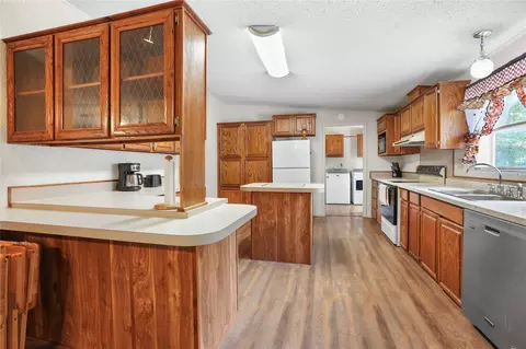 Kitchen - 157 Acorn Ln, Eucha, OK 74342 photo 2 of 3