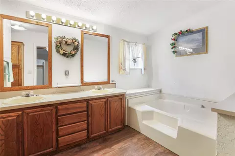 Bath - 157 Acorn Ln, Eucha, OK 74342 photo 1 of 3