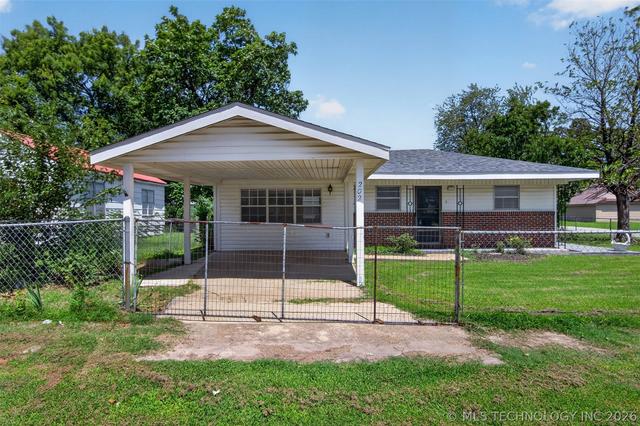 202 N Talihina St, Salina, OK 74365