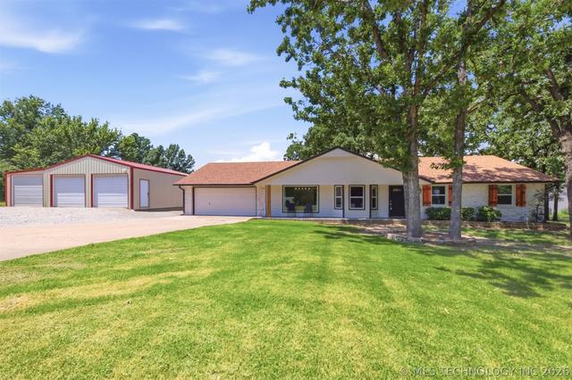 8208 Webb Dr, Tulsa, OK 74131