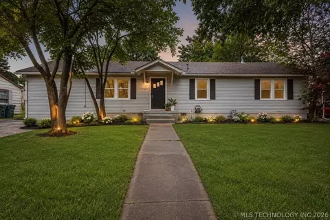 726 N Florence Ave, Claremore, OK 74017