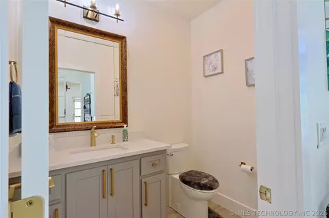 Bath - 419535 E 1200 Rd, Eufaula, OK 74432 photo 1 of 8