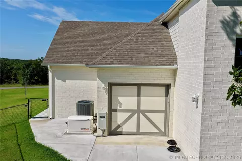 Exterior - 419535 E 1200 Rd, Eufaula, OK 74432 photo 3 of 8