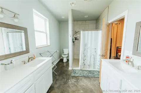 Bath - 351660 E 4200 Rd, Pawnee, OK 74058 photo 3 of 3