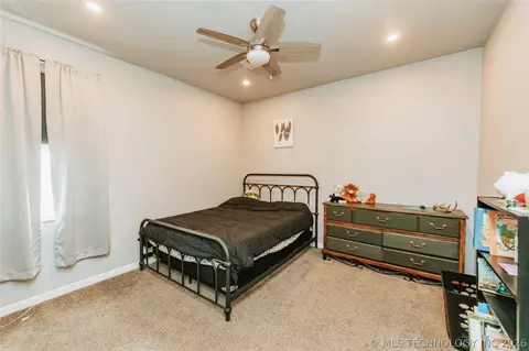 Bedroom - 351660 E 4200 Rd, Pawnee, OK 74058 photo 3 of 4