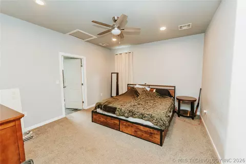 Bedroom - 351660 E 4200 Rd, Pawnee, OK 74058 photo 2 of 4