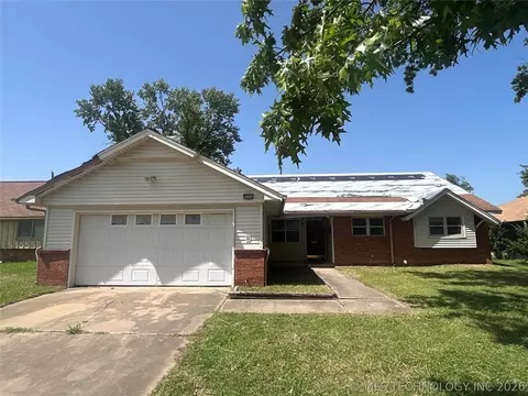 9067 E 33rd St, Tulsa, OK 74145 photo 1