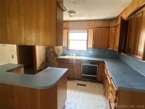 9067 E 33rd St, Tulsa, OK 74145 photo 3