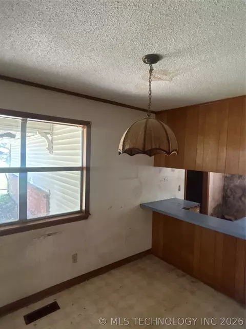 9067 E 33rd St, Tulsa, OK 74145 photo 4