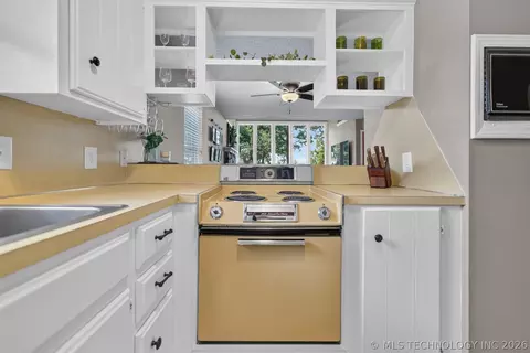 Kitchen - 33800 E 750 Road 3a, Wagoner, OK 74467 photo 4 of 4