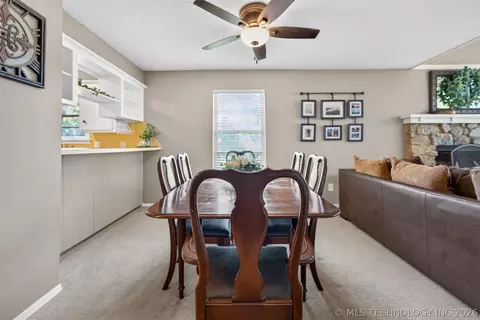 Dining - 33800 E 750 Road 3a, Wagoner, OK 74467 photo 2 of 3