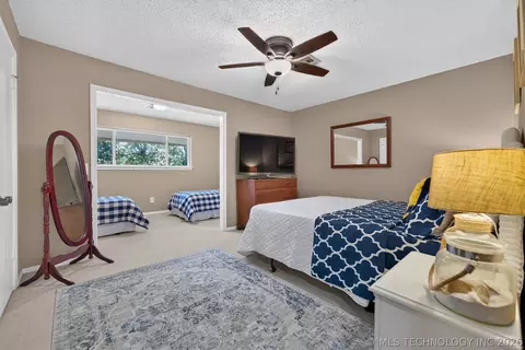 Bedroom - 33800 E 750 Road 3a, Wagoner, OK 74467 photo 2 of 11