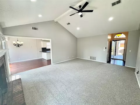 Living - 9216 E 97th Pl, Tulsa, OK 74133 photo 2 of 3