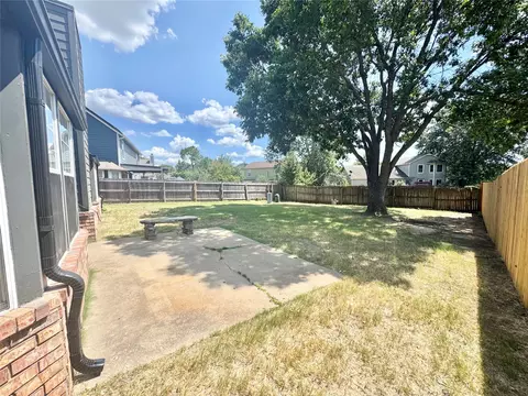 Exterior - 9216 E 97th Pl, Tulsa, OK 74133 photo 3 of 11