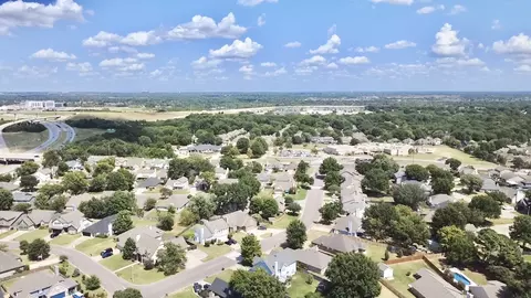 View/Area - 9216 E 97th Pl, Tulsa, OK 74133 photo 5 of 10