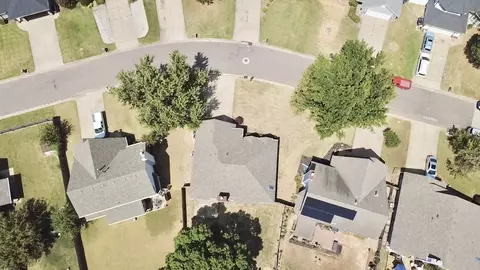 View/Area - 9216 E 97th Pl, Tulsa, OK 74133 photo 3 of 10