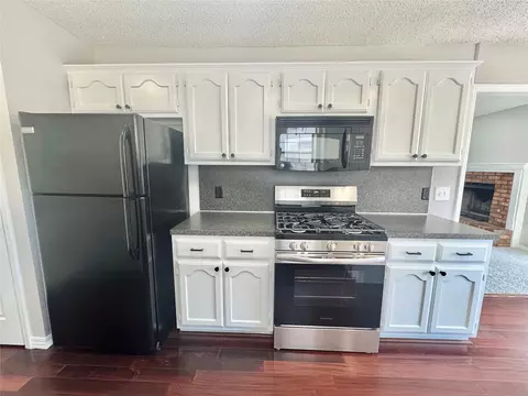 Kitchen - 9216 E 97th Pl, Tulsa, OK 74133 photo 3 of 4