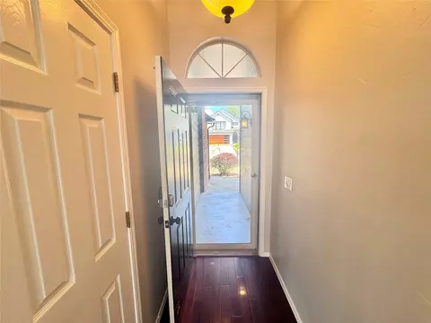 Entry Way - 9216 E 97th Pl, Tulsa, OK 74133 photo 2 of 3