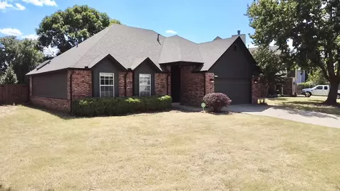 Exterior - 9216 E 97th Pl, Tulsa, OK 74133 photo 9 of 11