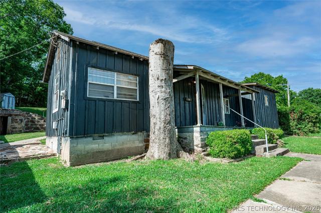 1020 W 1st St, Hominy, OK 74035