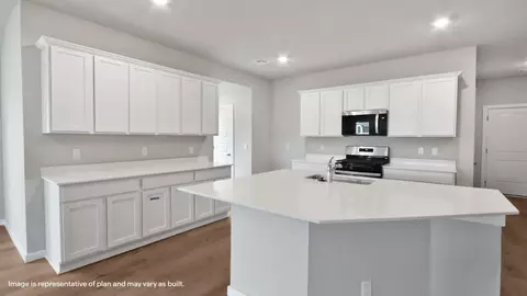 Kitchen - 2011 E San Antonio St, Broken Arrow, OK 74011 photo 2 of 4