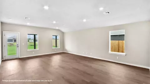 Living - 2011 E San Antonio St, Broken Arrow, OK 74011 photo 1 of 2