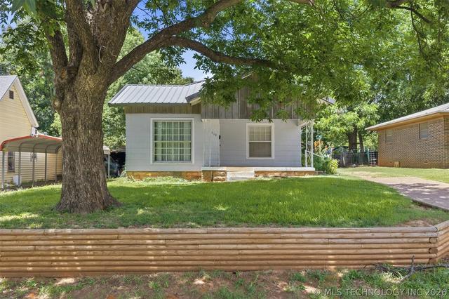 510 E A St, Waurika, OK 73573