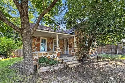 301 Goingsnake St, Tahlequah, OK 74464