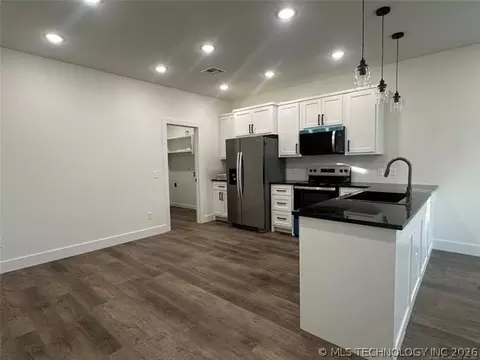 Kitchen - 612 S 3rd St, Morris, OK 74445 photo 2 of 2