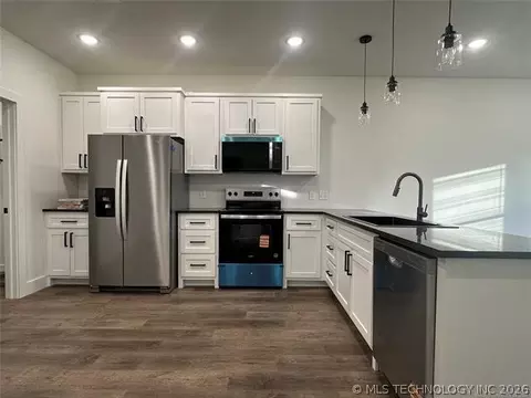 Kitchen - 612 S 3rd St, Morris, OK 74445 photo 1 of 2