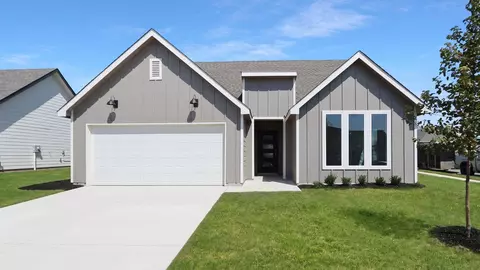 Exterior - 3904 E Kansas St, Broken Arrow, OK 74014 photo 1 of 1