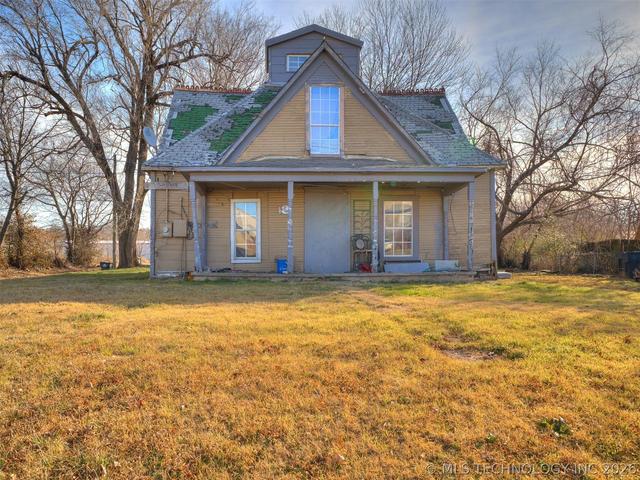 225 N Delaware Ave, Coweta, OK 74429