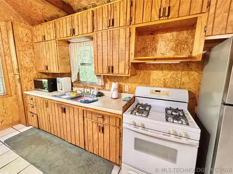 Kitchen - 12865 E 128th S, Gore, OK 74435 photo 1 of 4