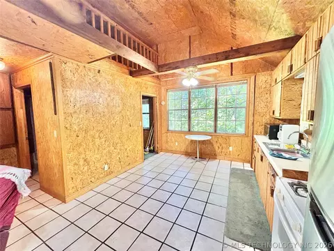 Kitchen - 12865 E 128th S, Gore, OK 74435 photo 3 of 4