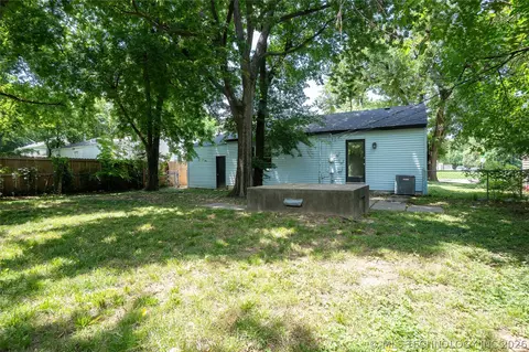 4528 E 4th Pl, Tulsa, OK 74112 photo 6